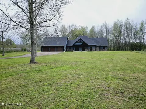 Exterior - 227 Middle Rd, Flora, MS 39071 photo 2 of 5