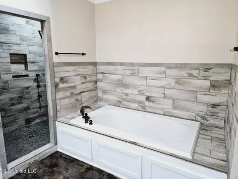 Bath - 227 Middle Rd, Flora, MS 39071 photo 7 of 8