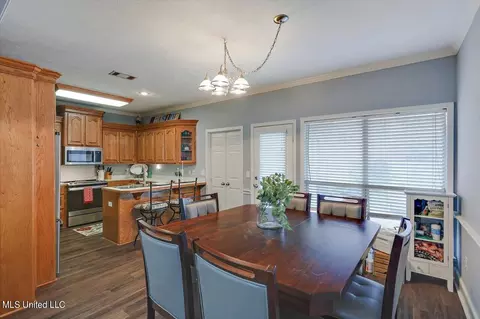 Dining - 398 Pecan Cir, Brandon, MS 39042 photo 1 of 2