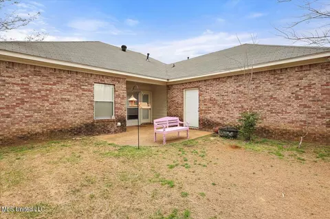 Exterior - 398 Pecan Cir, Brandon, MS 39042 photo 7 of 8