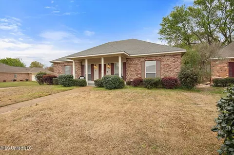 Exterior - 398 Pecan Cir, Brandon, MS 39042 photo 2 of 8