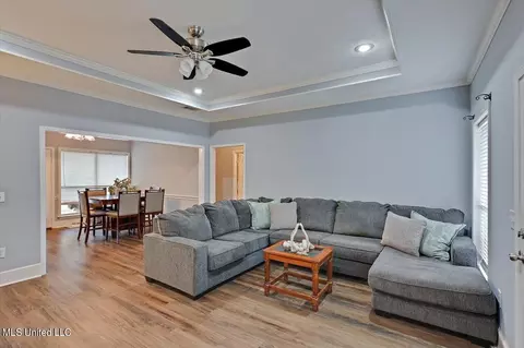 Living - 398 Pecan Cir, Brandon, MS 39042 photo 1 of 3