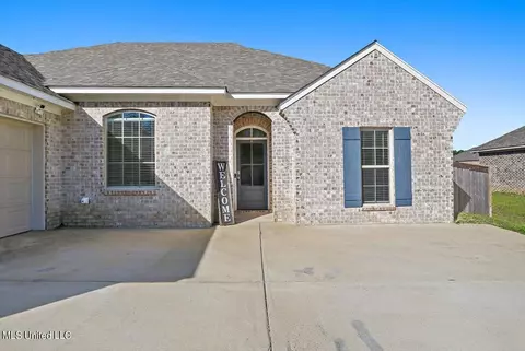 221 Chartleigh Cir, Canton, MS 39046