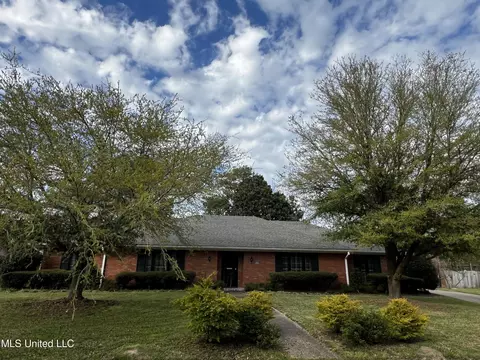 6340 Whitestone Rd, Jackson, MS 39206 photo 1