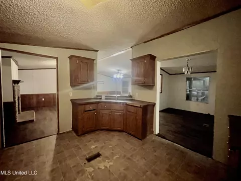 6400 Big Point Rd, Moss Point, MS 39562 photo 24
