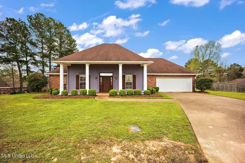 405 Traceton Ct, Byram, MS 39272