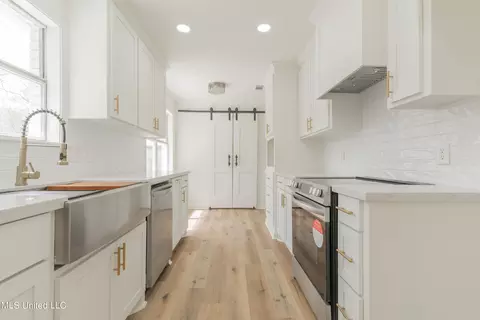 Kitchen - 739 Benwick Dr, Brandon, MS 39047 photo 1 of 6