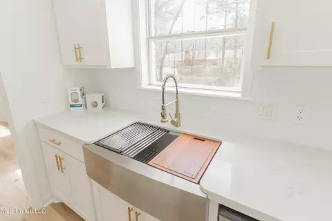 Kitchen - 739 Benwick Dr, Brandon, MS 39047 photo 6 of 6