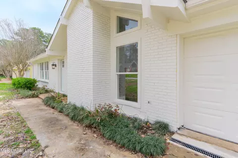 Exterior - 739 Benwick Dr, Brandon, MS 39047 photo 11 of 23