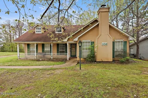 106 Meadow Lane Cir, Clinton, MS 39056