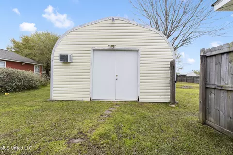 10604 Maple St, Ocean Springs, MS 39565 photo 18