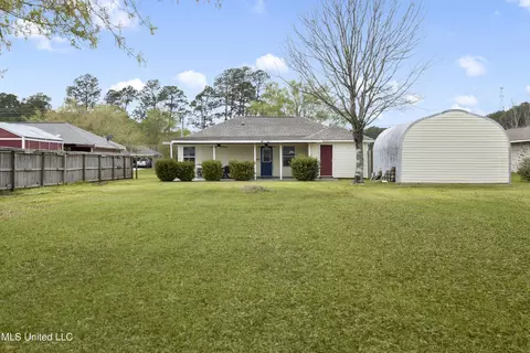 10604 Maple St, Ocean Springs, MS 39565 photo 4