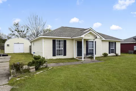 10604 Maple St, Ocean Springs, MS 39565 photo 5