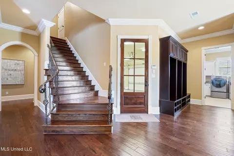 Entry Way - 140 Como Trace Dr, Senatobia, MS 38668 photo 3 of 3