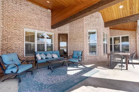 Exterior - 140 Como Trace Dr, Senatobia, MS 38668 photo 2 of 7