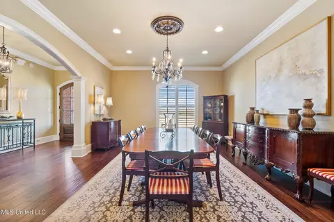 Dining - 140 Como Trace Dr, Senatobia, MS 38668 photo 2 of 3