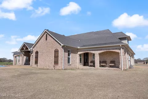 Exterior - 140 Como Trace Dr, Senatobia, MS 38668 photo 7 of 7
