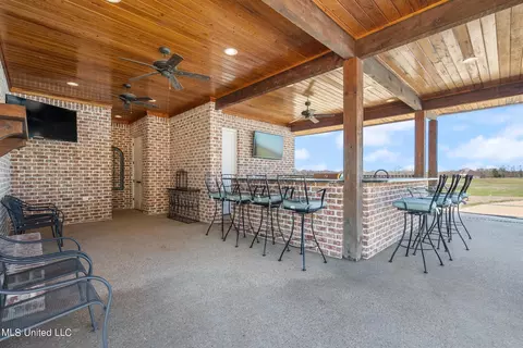 Exterior - 140 Como Trace Dr, Senatobia, MS 38668 photo 4 of 7