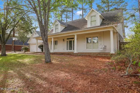 313 Monterey Dr, Clinton, MS 39056