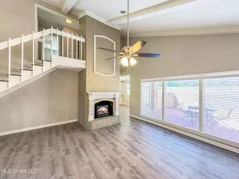 Living - 63 Sycamore Ln, Brandon, MS 39042 photo 1 of 2