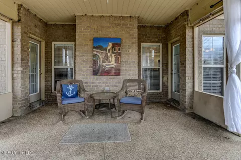Exterior - 1206 S Heritage Dr, Hernando, MS 38632 photo 2 of 3