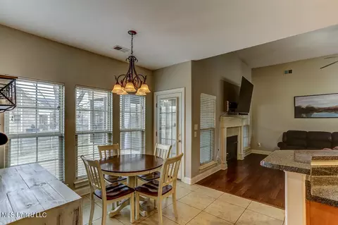 Dining - 1206 S Heritage Dr, Hernando, MS 38632 photo 3 of 3
