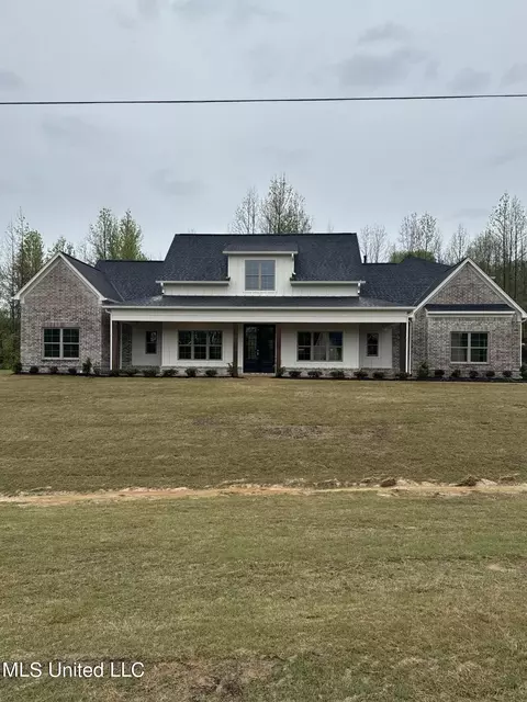 9099 Treadway Creek Dr, Hernando, MS 38632