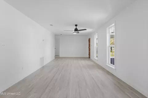 Entry Way - 1115 Iris St, Long Beach, MS 39560 photo 2 of 2