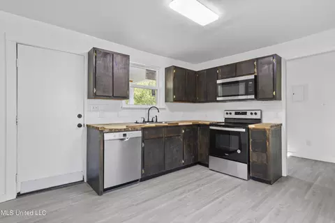 Kitchen - 1115 Iris St, Long Beach, MS 39560 photo 1 of 3