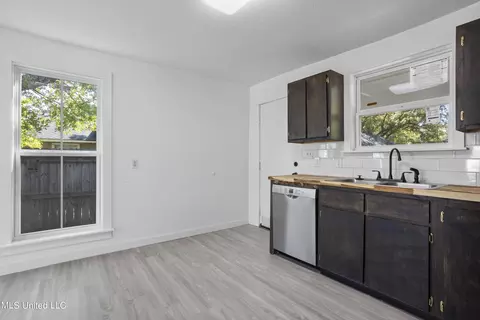 Kitchen - 1115 Iris St, Long Beach, MS 39560 photo 2 of 3