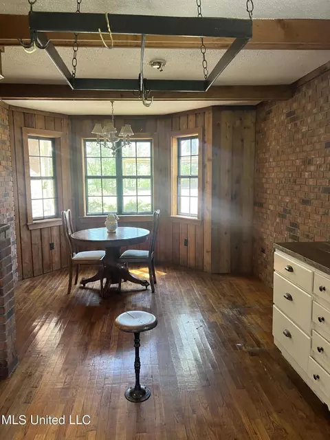 Dining - 4478 Springridge Rd, Raymond, MS 39154 photo 2 of 5