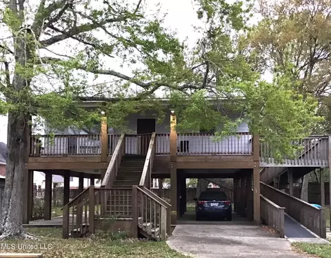 2202 Chickasaw Ave, Pascagoula, MS 39567