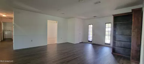 Living - 7922 Hapuna Pl, Diamondhead, MS 39525 photo 2 of 4
