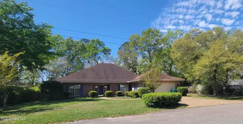 Exterior - 7922 Hapuna Pl, Diamondhead, MS 39525 photo 4 of 15
