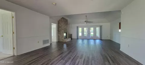 Living - 7922 Hapuna Pl, Diamondhead, MS 39525 photo 3 of 4