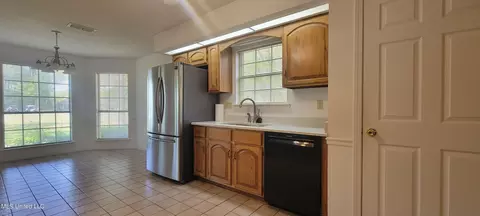 Kitchen - 7922 Hapuna Pl, Diamondhead, MS 39525 photo 2 of 7