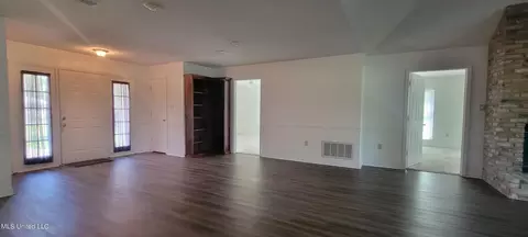 Living - 7922 Hapuna Pl, Diamondhead, MS 39525 photo 1 of 4