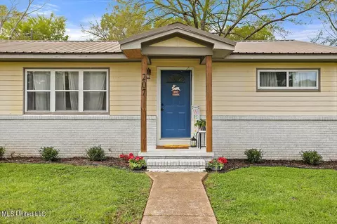 207 Barrow St, Pearl, MS 39208
