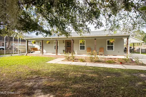 19689 E Riverline Dr, Saucier, MS 39574