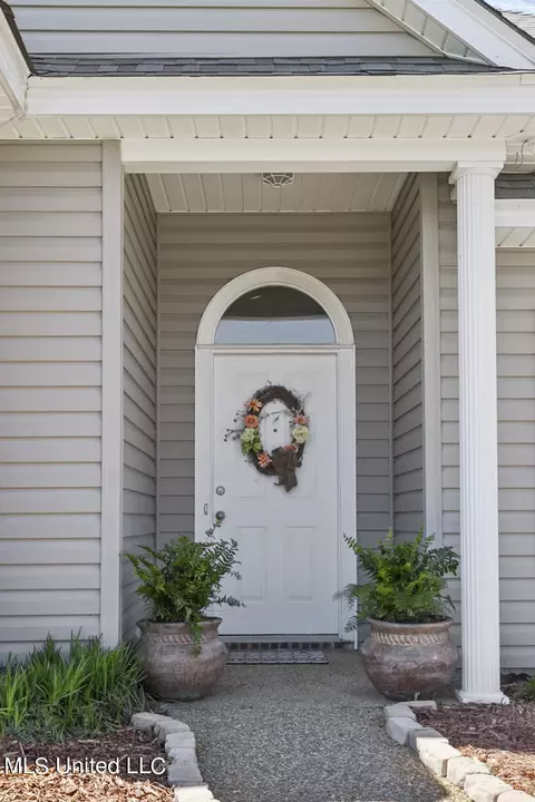 Exterior - 292 Cherry Bark Dr, Brandon, MS 39047 photo 3 of 6