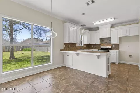 Kitchen - 292 Cherry Bark Dr, Brandon, MS 39047 photo 1 of 5
