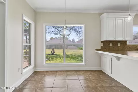 Kitchen - 292 Cherry Bark Dr, Brandon, MS 39047 photo 2 of 5