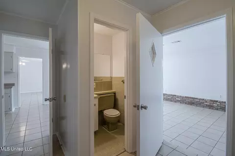 Bath - 20207 Pineville Rd, Long Beach, MS 39560 photo 3 of 3