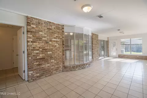 Living - 20207 Pineville Rd, Long Beach, MS 39560 photo 1 of 1