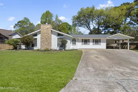 124 Lynne Therese Cir, Ocean Springs, MS 39564