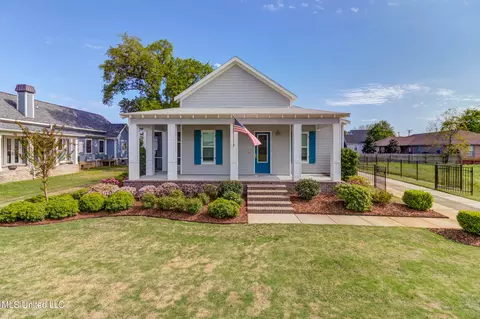 Exterior - 205 E 4th St, Long Beach, MS 39560 photo 13 of 15