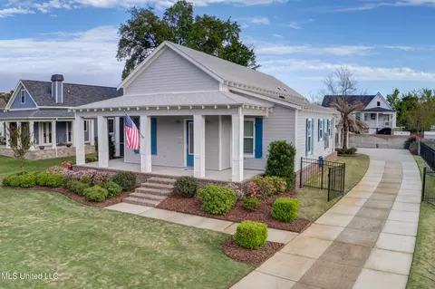 Exterior - 205 E 4th St, Long Beach, MS 39560 photo 2 of 15