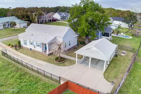 Exterior - 205 E 4th St, Long Beach, MS 39560 photo 12 of 15