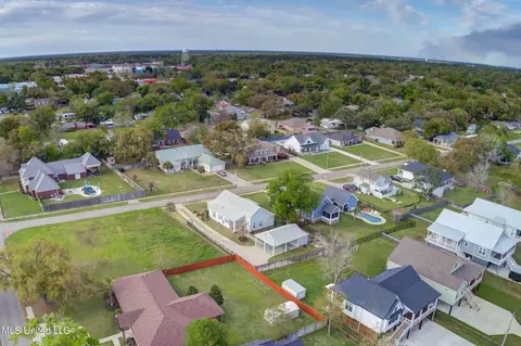 View/Area - 205 E 4th St, Long Beach, MS 39560 photo 10 of 13