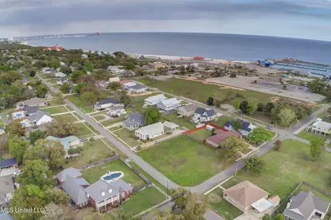 View/Area - 205 E 4th St, Long Beach, MS 39560 photo 12 of 13